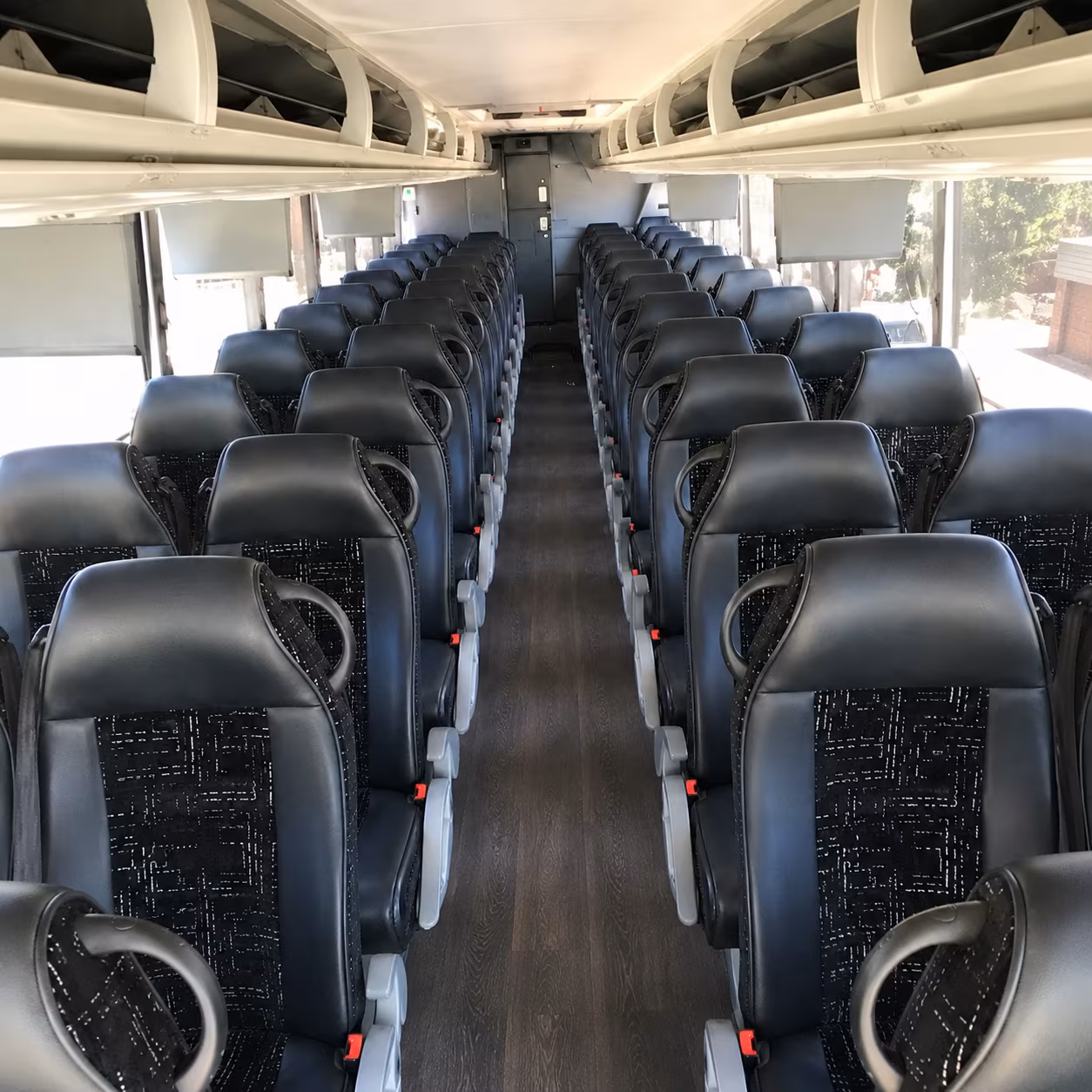 charter buses to the aquarium of the pacific and long beach destinations